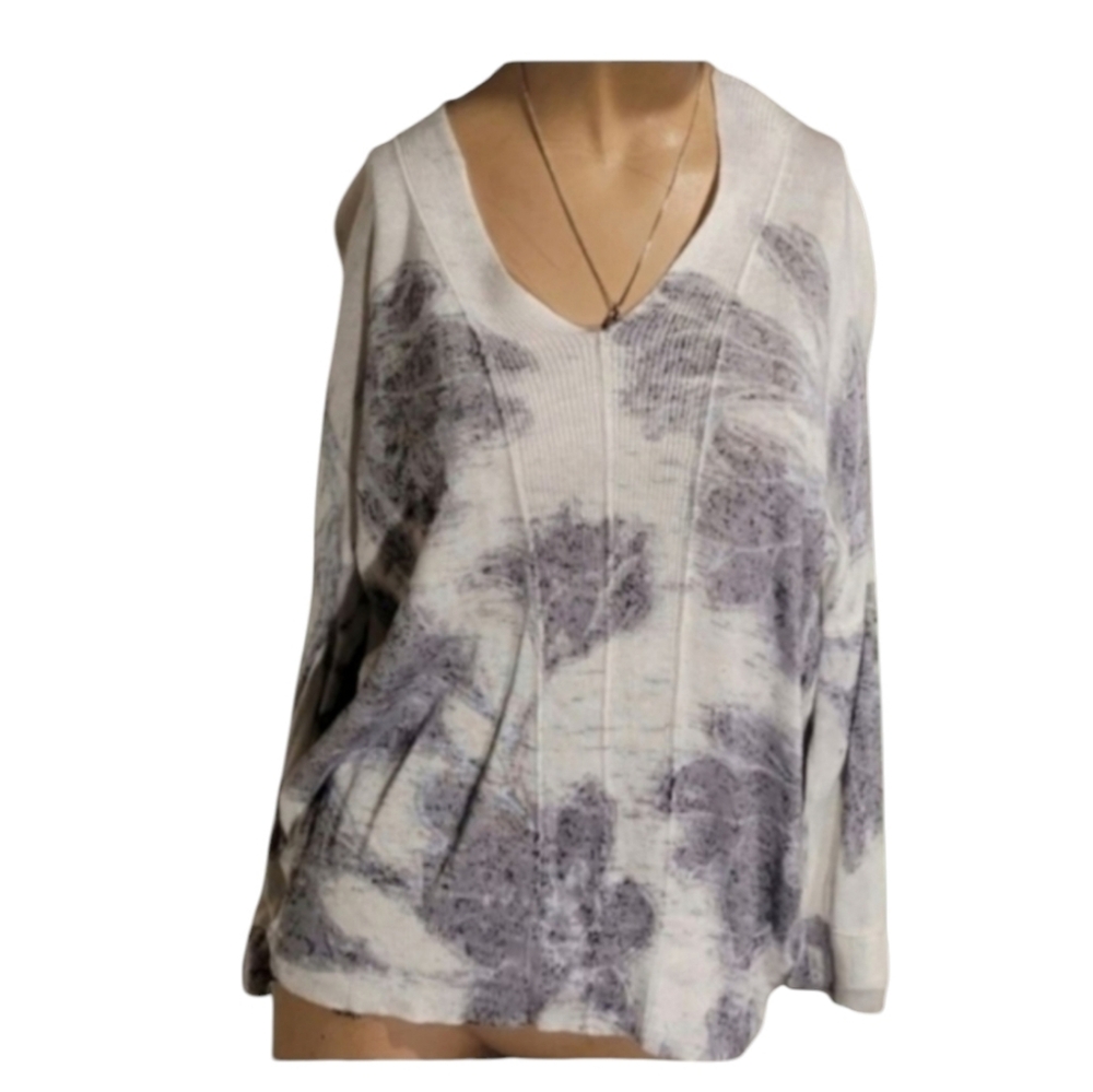 Nic + Zoe White Sweater With Gray Flowers Tie Wrists Sweater Size Medium